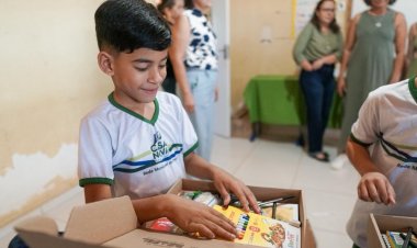 Mais apoio para aprender: estudantes de Casa Nova recebem kits de material escolar