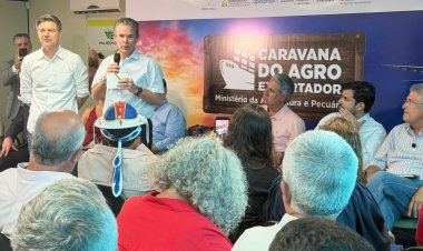 Prefeita de Lagoa Grande acompanha momento histórico para o agro do Vale do São Francisco com embarque do primeiro contêiner de uvas para a Europa com tarifa zero