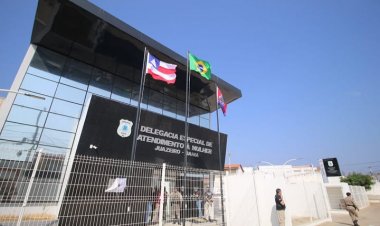 Mulher é conduzida à delegacia após ameaçar tia com faca no bairro Alto da Aliança em Juazeiro
