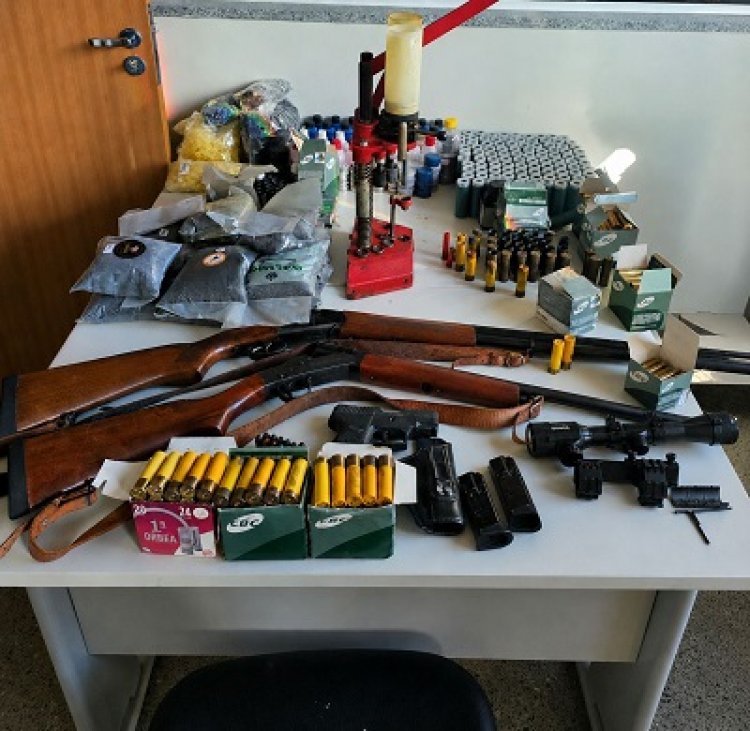 CIPE Caatinga apreende arsenal, munições e estrutura de recarga de cartuchos em Ponto Novo