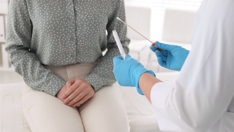 Sífilis exige atenção para diagnóstico precoce e prevenção, alerta especialista 