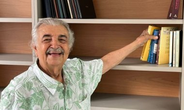 Assembleia Legislativa outorga Comenda Dois de Julho ao jornalista e poeta Florisvaldo Mattos